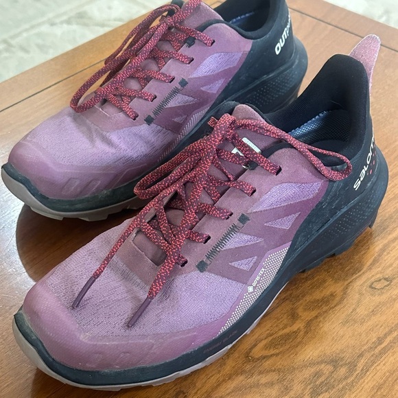 Salomon OUTpulse Women’s 8 Trail Running Hiking Shoes Plum Black Red - Picture 2 of 7